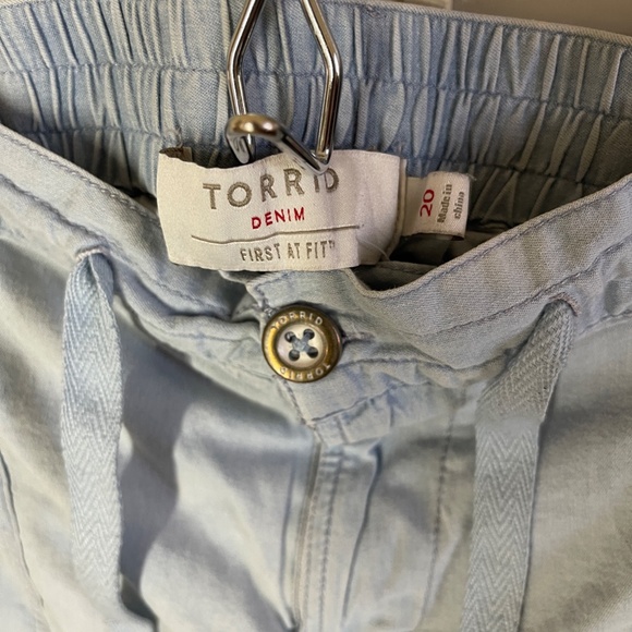 Chambray denim shirts Torrid - Size 20. - Picture 4 of 4